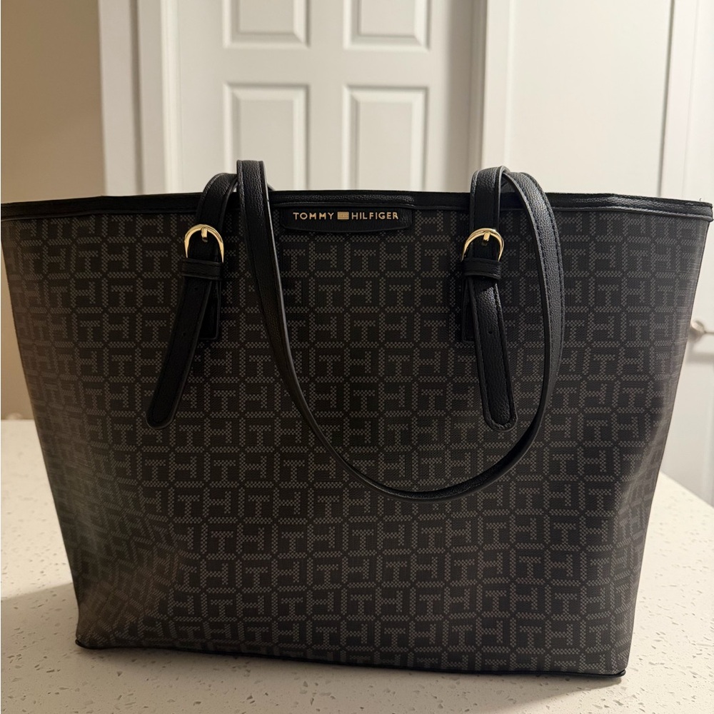 New Tommy Hilfiger Black Patterned Tote